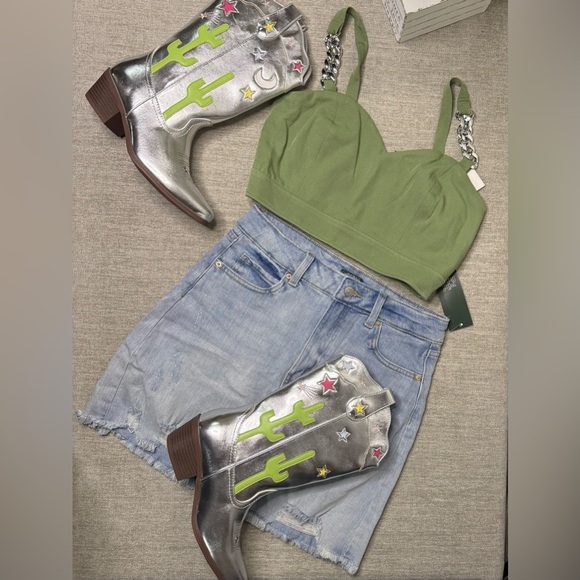 Cider Tops - Festival Western Outfit Bundle 🤠 Top Small, Boots 6, Skirt